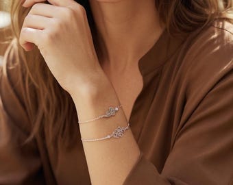 Personalized bracelet with birthstone and birth flowers | Gold and silver | Unique gift for girlfriend, mother, and daughter