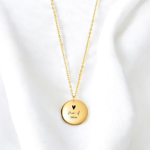 Collar con grabado personalizado para mamás como regalo de nacimiento con el nombre del niño