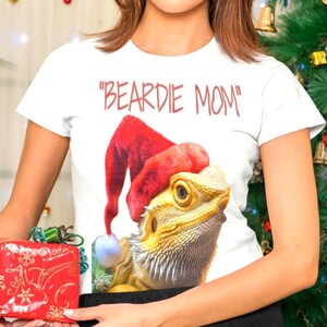 Bearded Dragon Christmas Shirt – Funny Beardie Mom Tee – Cute Reptile Lover Gift – Lizard Mom Holiday Shirt