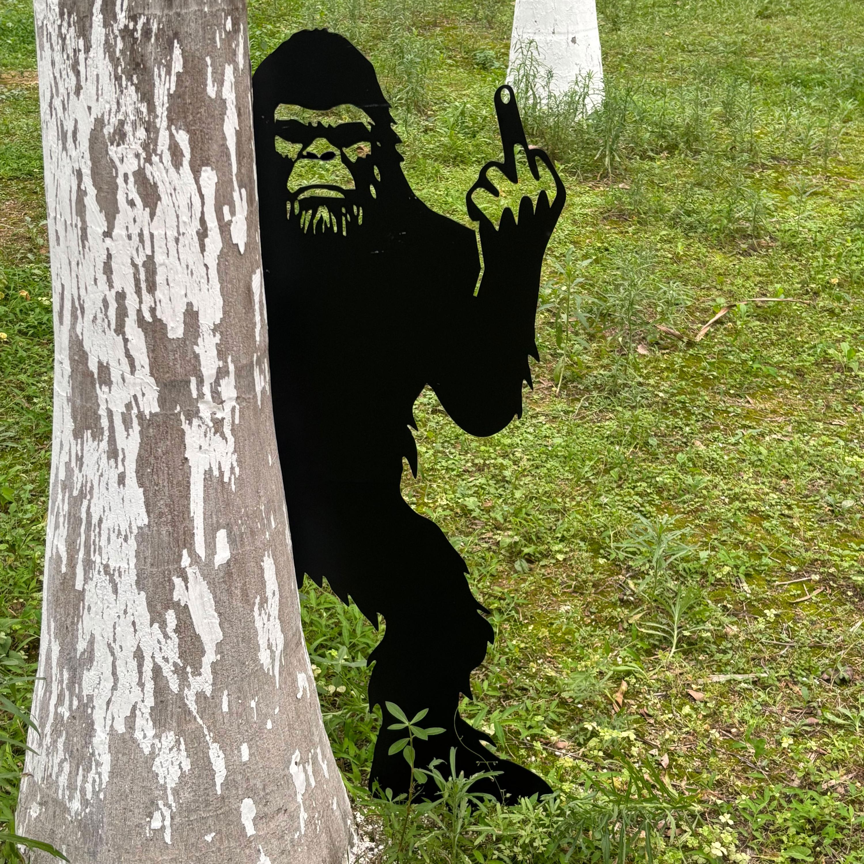 Funny Squirrel Flipping Off Metal Yard Sign – Peeking Animal Garden Decor With Middle Finger – Outdoor/Indoor Wall Art, 12x9 Inches