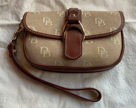 Vintage dooney 2025 and bourke wristlet