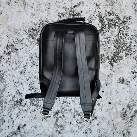 arai helmet black glossy shiny checkered HJC - RPHA 91 Mega Sale so even on bikes Colour:Shade Harper Buckle Pocket Backpack