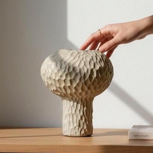 Snidad keramisk vas, keramisk skulptur, handgjord Wabi-Sabi keramik