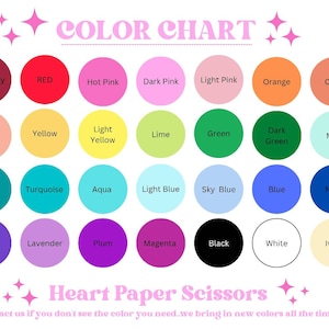 Op de afbeelding: Een kleurenkaart met een verscheidenheid aan kleuren, waaronder rood, roze, groen en blauw. Elke kleur wordt weergegeven in een cirkelvorm met de kleurnaam eronder. De tekst "COLOR CHART" staat bovenaan en "Heart Paper Scissors" onderaan.