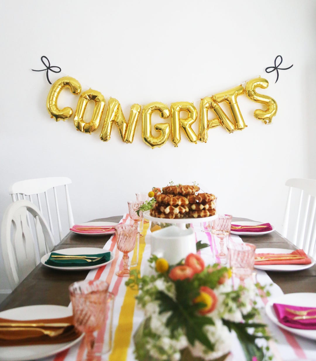 Lila Congrats Banner Mit Ballon-Deko – Für Geburtstage, Feiern & Glückwünsche