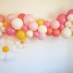 Flower power,flower power balloon garland,retro balloons, daisy balloon,two groovy,retro rainbow,retro party,2nd birthday,retro,70's party