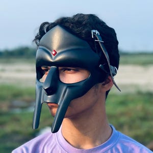Máscara MF Doom - Máscara Party Doom - Máscara de edição limitada - Máscara preta antiferrugem - Máscara de gladiador - Máscara de cavaleiro - Máscara de rapper - Melhor presente