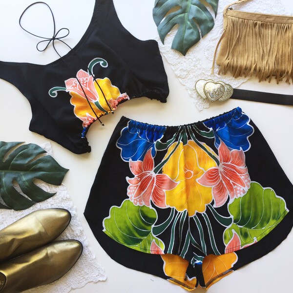 Black tropical floral outfit festival fashion set high waisted shorts and crop top