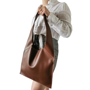 Brown Women&#39;s Bag in Natural Leather - Handcrafted in Italy - With Removable Clutch and Dustbag - Timeless Elegance