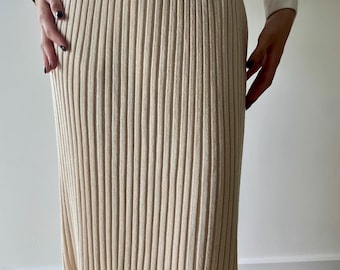 Vintage 90s Beige Pleated Midi Skirt – Size EU 36 – Fixed Waist, Minimalist Style