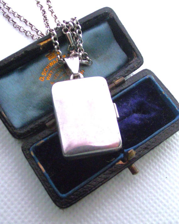 Vintage silver locket and chain, rectangular art … - image 4