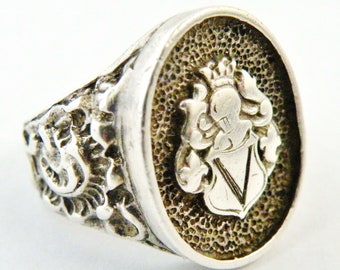 Large silver signet ring heraldic armorial knight sterling