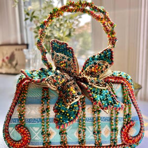 Bolso vintage Mary Frances con cuentas y asa con adornos florales