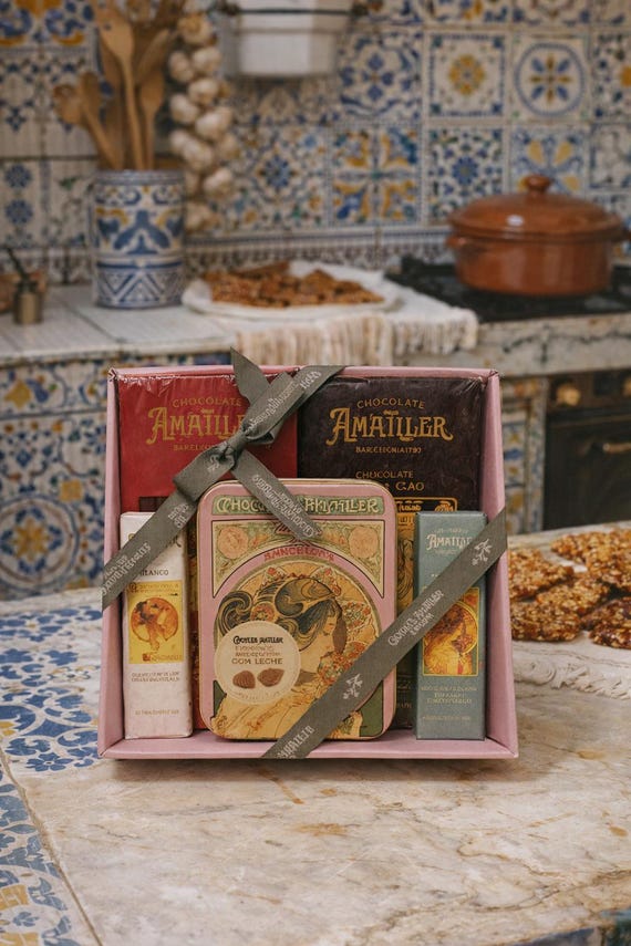 Artisan Chocolate Gift Set – Gourmet Chocolates in Vintage Box from Spain