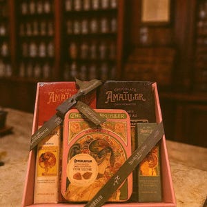 Artisan Chocolate Gift Set – Gourmet Chocolates in Vintage Box from Spain image 2