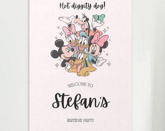 Letrero de bienvenida de cumpleaños de Mickey Mouse editable, decoración de fiesta de Disney, póster de Hot Diggity Dog de 45 x 60 cm, 50 x 76 cm, 60 x 91 cm, letrero imprimible para niños.