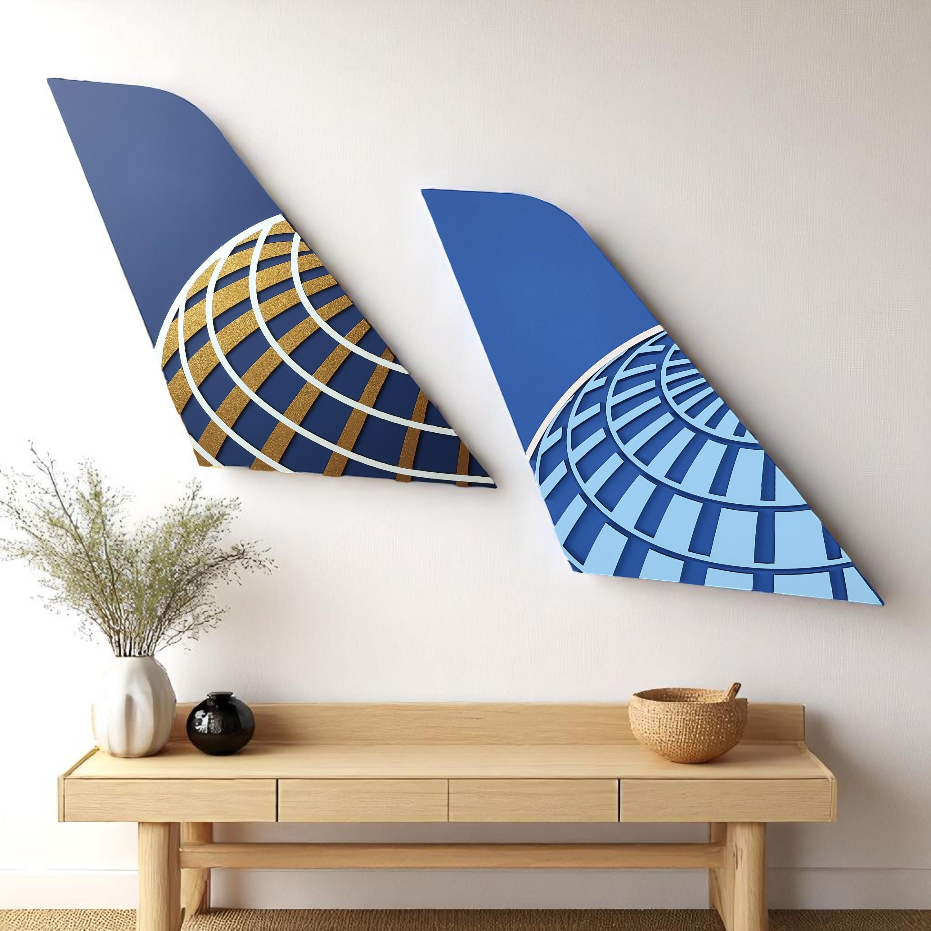 United Airlines Tail Art Set: Hand-Painted Wooden Airplane Decor