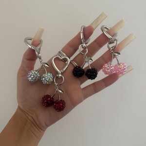 Porte-clés/breloque strass cerise