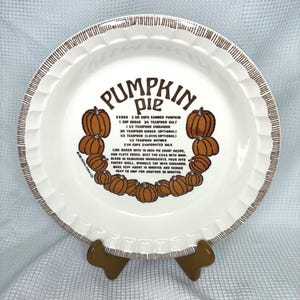 Vintage pie plate/pan , perfect for Thanksgiving