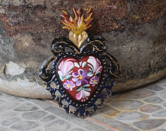 Heart Tin Painted Ornament | Sacred Flaming Heart With Flares Milagro | Tin Heart Milagro With Flowers Rays | Sacred Heart with Flowers