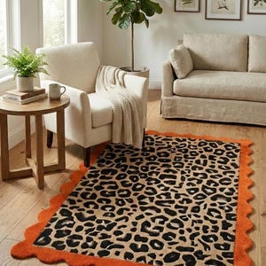 Alfombra festoneada con estampado de leopardo - Alfombra con estampado animal hecha a mano y borde ondulado