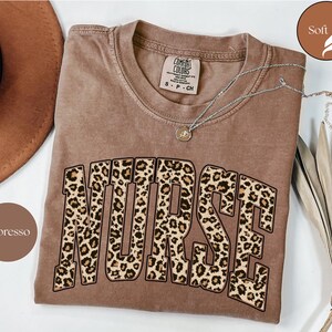 Comfort Colors® Leopard Krankenschwester Shirt, RN Shirt, Krankenschwester Shirt, Krankenschwester Shirt, Krankenschwester Shirt, Krankenschwester Shirt,