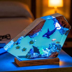 Orca Shark Resin Lamp: Ocean Diorama Night Light with Manta Ray