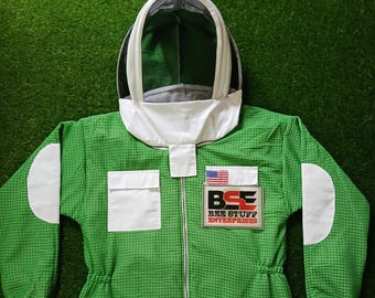 Green Beekeeping Suit: Fencing Veil, Knee Pads, White Pockets