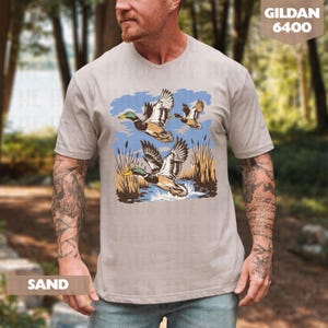 Vintage Nature Tee Gildan, Duck Hunting Shirt for Men, Mallard Duck shirt, Retro Wildlife T-Shirt, Dad Gift, Naturecore Gift
