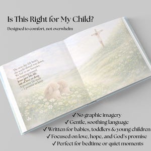 K&ouml;nnte beinhalten: Ein offenes Buch mit sanften Illustrationen. Der Titel lautet "Ist das richtig f&uuml;r mein Kind?" und "Entworfen, um zu tr&ouml;sten, nicht zu &uuml;berw&auml;ltigen." Das Buch zeigt eine Zeichnung von Jesus auf einem H&uuml;gel und zwei Hasen in einem Blumenfeld. F&uuml;r Babys und Kleinkinder.