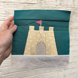 Sandcastle Foundation Paper Piecing Pattern – FPP Quilt Block Template – Beginner Friendly Sewing -  Coastal Summer Quilt Block A4 PDF