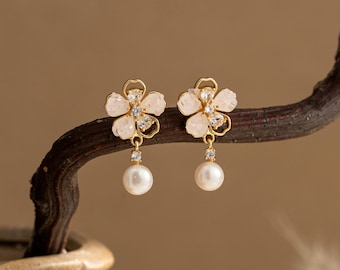 Orecchini a forma di fiore con perle, orecchini pendenti con perle d'acqua dolce, orecchini floreali con perle, gioielli da sposa, regalo per damigella d'onore, regalo per un'amica, regalo per la mamma