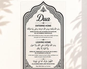 Puede incluir: Una pegatina rectangular transparente con texto negro y un borde arqueado. La pegatina muestra la Dua para entrar y salir de casa en escritura árabe, transliteración y traducción, incluyendo la frase Que Alá bendiga nuestros hogares.