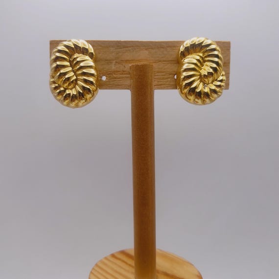 Pendientes vintage de clip chapados de oro