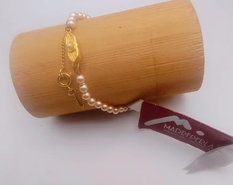 Vintage Majorcan pearl bracelet, 4 millimeters in diameter, with a gold-plated safety chain, by the Spanish brand Madreperla.