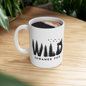 Kubek ceramiczny Wild Nature - 11oz i 15oz, Naczynia do picia o tematyce leśnej, Prezent kempingowy, Kubek do kawy dla miłośników natury, Ekologiczny kubek, Rustykalny wystrój domu