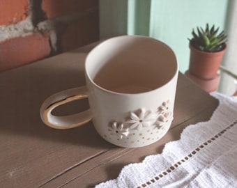 Daisy Ceramic Coffee Mug: Handmade Cottagecore Tea Cup