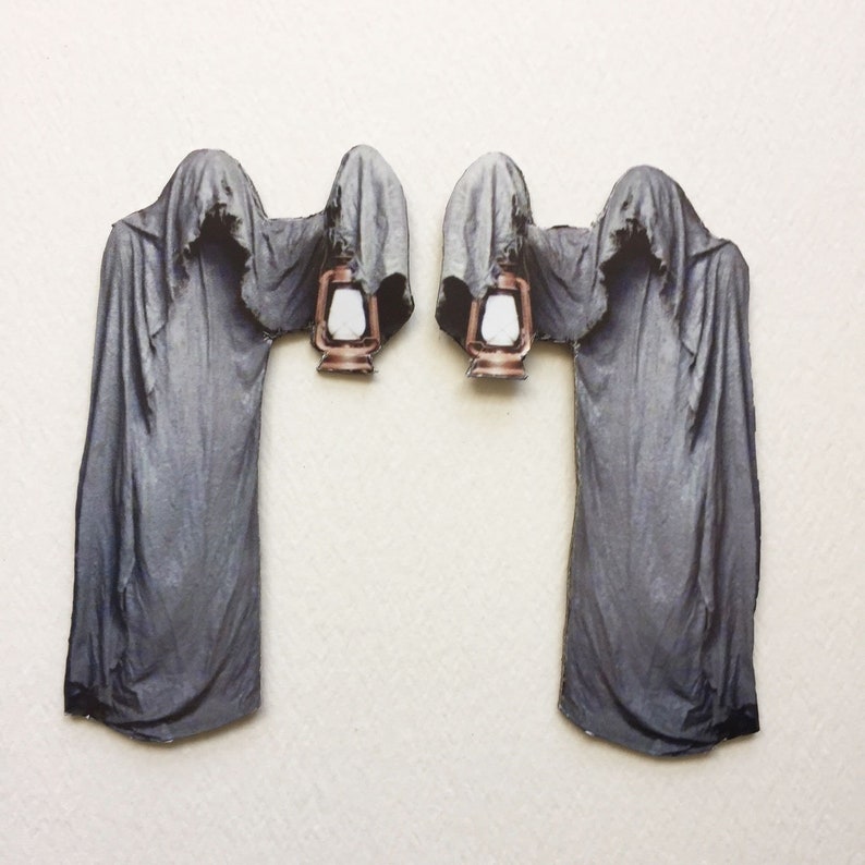 resin ghost with lantern sku 724262