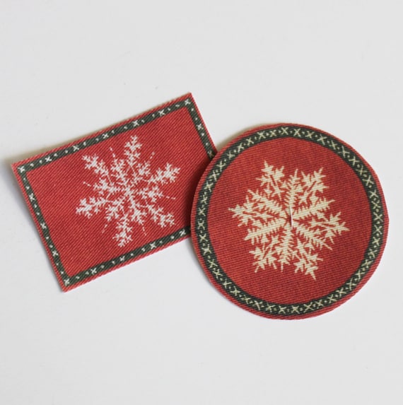Miniature Winter Snowflake on Red Rug or Doormat 1:12 Scale Rectangular or Round