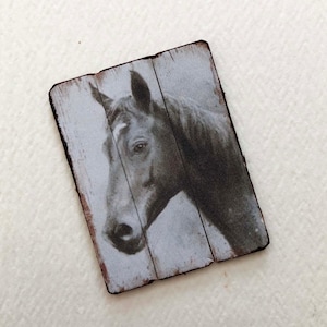 ドールハウスの乗馬用ミニチュア馬像 農家の西部牧場の装飾