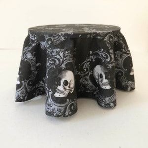 Miniature Haunted House Table: Skull & Spider Decor (1/12 or 1/24 Scale)