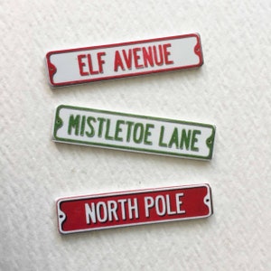 Letreros navideños en miniatura para calles: Elf Avenue, Mistletoe Lane y North Pole, juego de tres