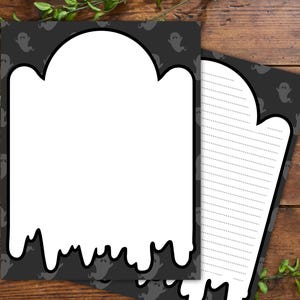Może przedstawiać: Dwie kartki papieru listowego o tematyce Halloween. Papier listowy ma białe wnętrze z czarną obw&oacute;dką w kształcie ducha. Obramowanie jest ozdobione małymi sylwetkami duch&oacute;w na szarym tle. Jeden arkusz jest w linie.