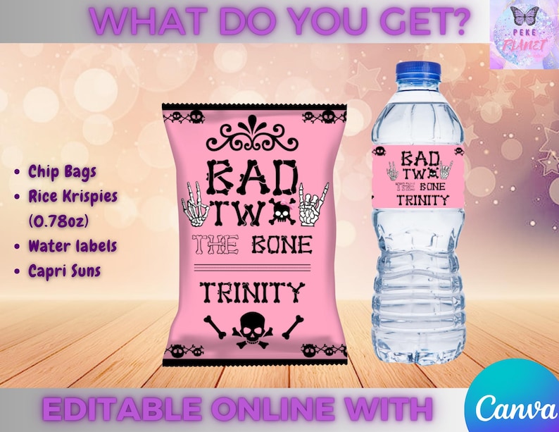 Peut inclure: Un sac de chips rose et une bouteille d'eau avec des &eacute;tiquettes assorties. Le sac de chips pr&eacute;sente un motif de t&ecirc;te de mort et d'os crois&eacute;s avec les mots "BAD TW THE BONE TRINITY". L'&eacute;tiquette de la bouteille d'eau porte le m&ecirc;me texte.