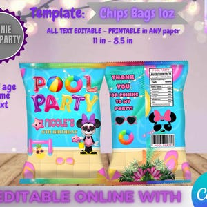 Puede incluir: Una plantilla de bolsa de patatas fritas colorida con un tema de fiesta en la piscina de Minnie Mouse. La bolsa presenta el texto "POOL PARTY" en letras grandes, estilo globo, y "MINNIE POOL PARTY" en un logotipo circular. La bolsa mide 28 cm por 22 cm.