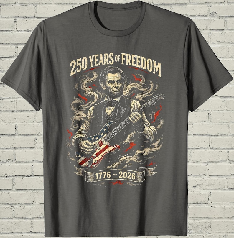 Funny Lincoln Playing Guitar Shirt, Retro 250 Years Of USA Freedom Apparel, 1776 To 2026 Patriotic 4th Of July Gift For Musician afbeelding 3