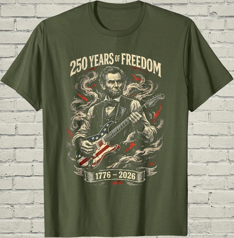 Funny Lincoln Playing Guitar Shirt, Retro 250 Years Of USA Freedom Apparel, 1776 To 2026 Patriotic 4th Of July Gift For Musician afbeelding 4