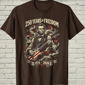 Funny Lincoln Playing Guitar Shirt, Retro 250 Years Of USA Freedom Apparel, 1776 To 2026 Patriotic 4th Of July Gift For Musician afbeelding 10