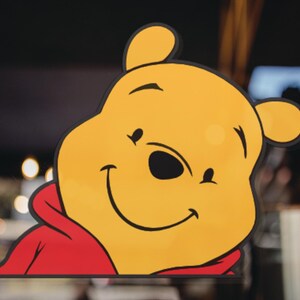 Calcomanía de Winnie the Pooh para laptops, autos, espejos y más. Calcomanía impermeable de alta calidad. Muy duradera.