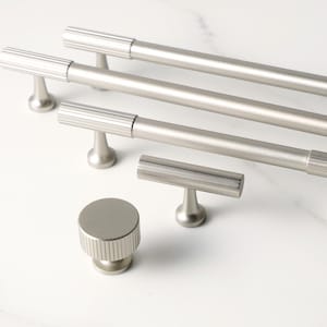 リニアニッケルキャビネットプル、ソリッドブラス、モダンキッチンプル、サテンニッケル引き出しハンドル、ワードローブドアノブ、マットシルバーキャビネットハードウェア